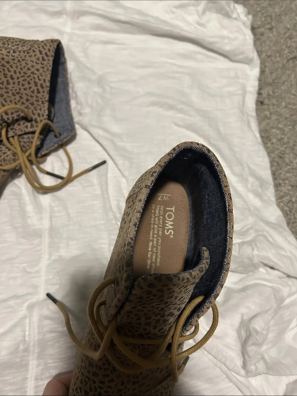 Toms wedge booties
